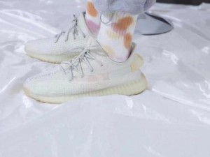 yeezy350 小雏菊为什么会变色？变色原理是什么？如何解决变色问题？