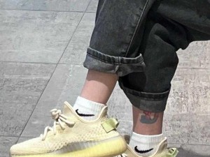 YEEZY350V1 亚洲限定版，独特设计与舒适感的完美融合，引领潮流